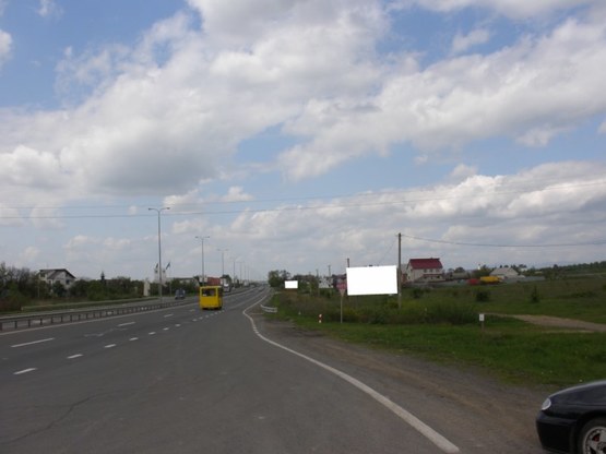 Фото рекламної площини за адресою Автодорога "Київ-Чоп", в"їзд в с.Барвінок, біля РА "Латекс"