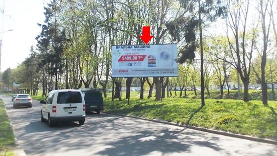 Фото рекламної площини за адресою Пушкина ул., 27, центр города, в сторону магазина "Фуршет"