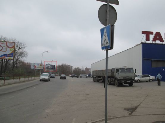 Фото рекламної площини за адресою вул. Зарічанська 11/4 (Таврія В) № 1