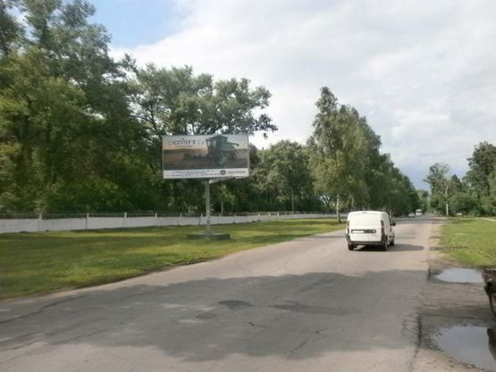 Фото рекламної площини за адресою г. Нежин, ул прилукская 117а (сторона Б)