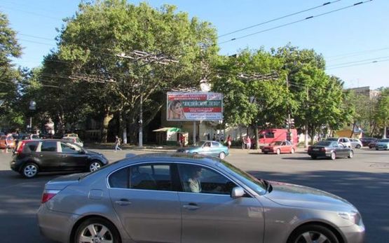 Фото рекламной плоскости по адресу Филатова ул., 18 - Космонавтов ул., 9