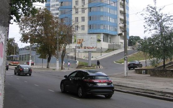 Фото рекламної площини за адресою Генуэзская ул., 5 - Гагаринское Плато