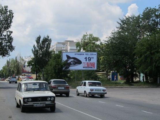 Фото рекламной плоскости по адресу Бугаевская ул., 26