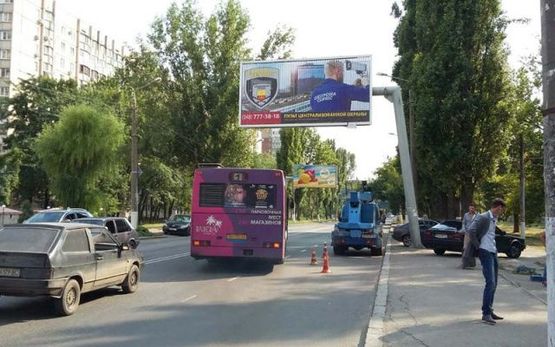 Фото рекламної площини за адресою Добровольского пр., 113 - Ойстраха Давида