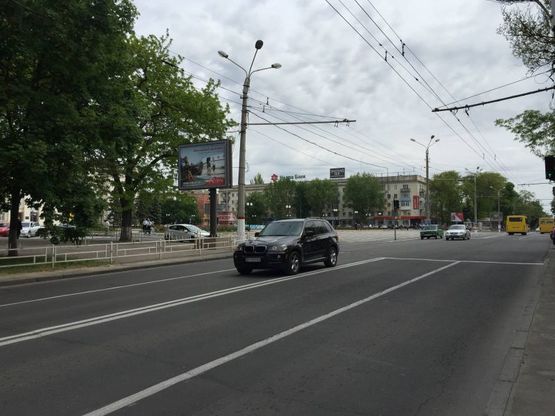Фото рекламной плоскости по адресу Ул. Ушакова (р-н пл. Свободы)