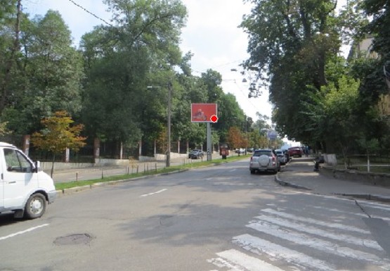 Фото рекламной плоскости по адресу Льва Толстого ул., 23, на разделителе (BackLit)