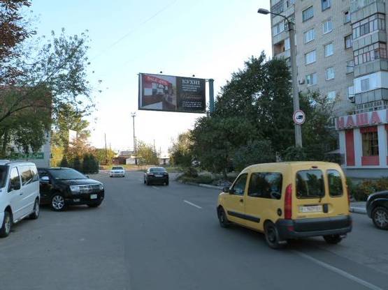 Фото рекламной плоскости по адресу ул. Первомайская, 46, перекр. с ул. Театральной (Воровского), возле клиники «Европейская медицина», направление к Автовокзалу