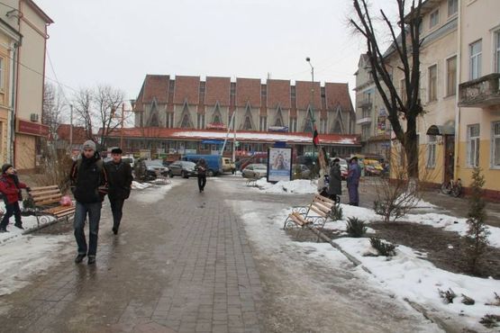 Фото рекламної площини за адресою Майдан Шевченка, міський БК, крокус люкс, міський ринок, пішохідна зона