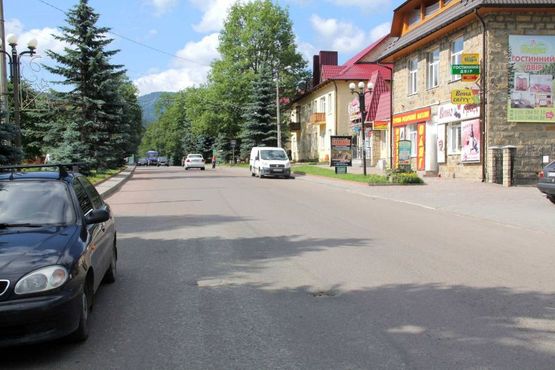Фото рекламной плоскости по адресу Траса Н-09 Мукачево-Львів, Свободи, РЕМ, маг. Престиж, напрямок руху на Буковель