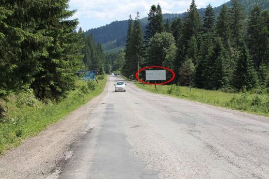 Фото рекламной плоскости по адресу Траса Н-09 Мукачево-Львів, дорога від Буковеля до Івано-Франківська (с.Поляниця), відпоч. комплекс Батьківський поріг, 150 м після перехрестя з трасою, напрямок руху на Івано-Франківськ