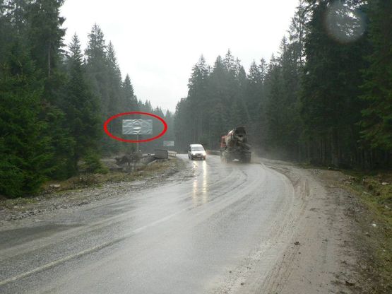Фото рекламной плоскости по адресу Траса Н-09 Мукачево-Львів, дорога від Буковеля до Івано-Франківська (с.Поляниця), 4 км 400 м від Буковеля, напрямок руху на Івано-Франківськ