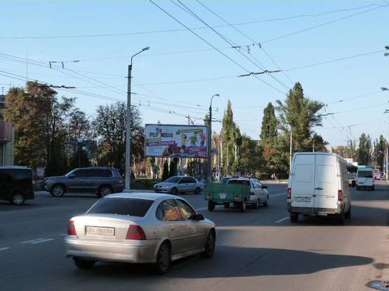 Фото рекламної площини за адресою просп. Свободы (ул.60л.Октября), 5, перекр. с ул. Майора Барищака (Цюрупы), район фабрики «Рошен» и завода «Кредмаш»