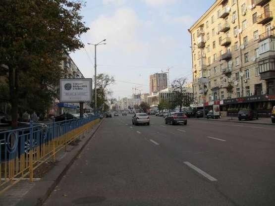 Фото рекламной плоскости по адресу Велика Васильківська вул., 122; Магазин "Columbia" (№4)