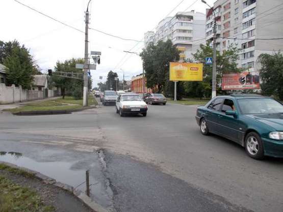 Фото рекламной плоскости по адресу Грушевського вул. - Надпільна вул. (Ільїна вул.)