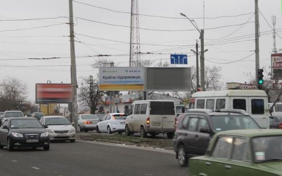 Фото рекламної площини за адресою Небесной сотни пр.  (разделитель) -  Глушка пр.
