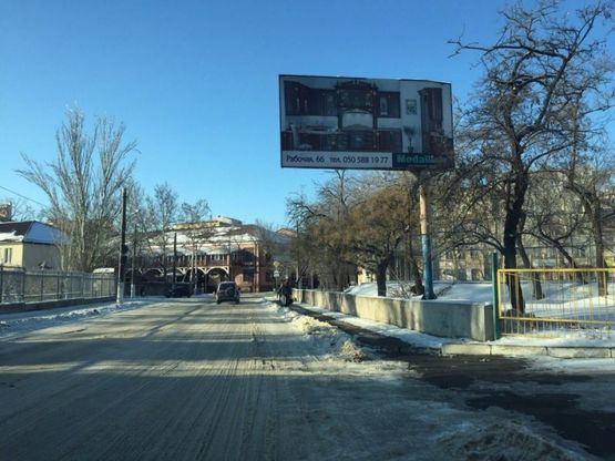 Фото рекламной плоскости по адресу Угол ул.Рабочая и ул.Декабристов (р-н банка)