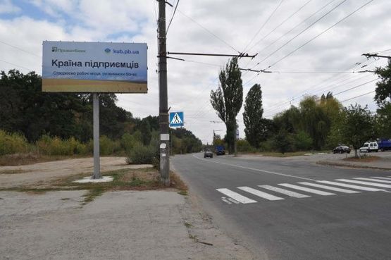 Фото рекламної площини за адресою Зулинского ул., 24  300 м к АЗС БРСМ Нафта