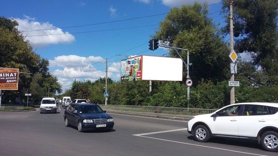 Фото рекламной плоскости по адресу вул. Шевченка,26, навпроти супермаркету "Наш Край"