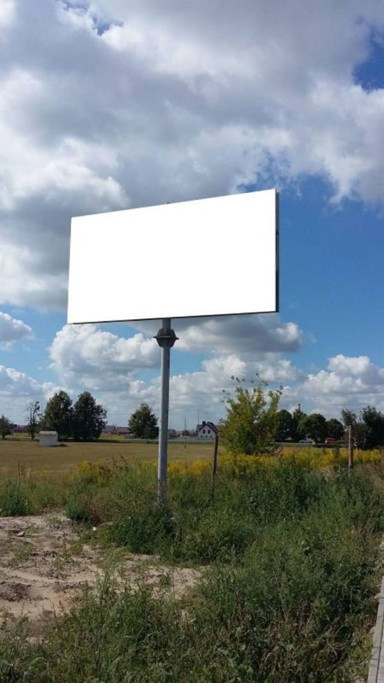 Фото рекламной плоскости по адресу с.Рованці, навпроти автосалону VW (напрям Луцьк) 1-ий
