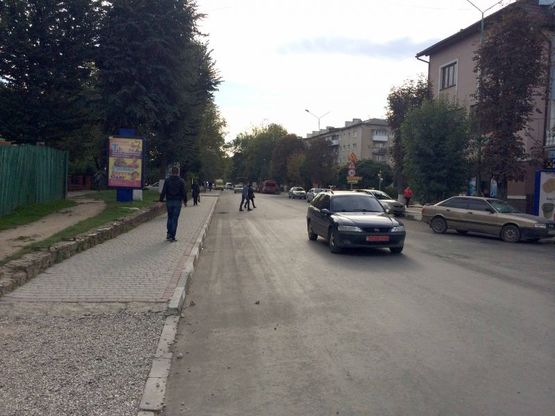 Фото рекламной плоскости по адресу Грушевського, супермаркет 555, маг.Делікат, напрямок руху до міської лікарні, с.Пнів, Пасічна, Зелена, Бистриця