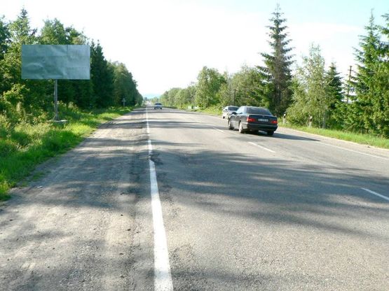 Фото рекламной плоскости по адресу Траса Н-09 Мукачево-Львів, с.Лоєва 4 км. перед Надвірною, біля кафе "Смерічка", напрямок руху на Івано-Франківськ