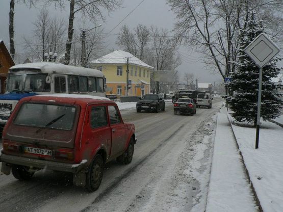 Фото рекламної площини за адресою Траса Н-09 Мукачево-Львів, центр міста, автовокзал, АЗС УкрНафта, напрямок руху на Івано-Франківськ