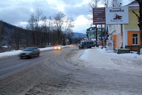 Фото рекламной плоскости по адресу Траса Н-09 Мукачево-Львів, Свободи, автовокзал, АЗС УкрНафта, база "Прут" напрямок руху на Буковель