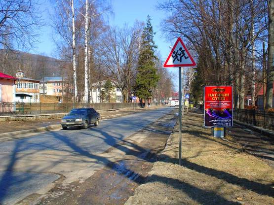 Фото рекламної площини за адресою Траса Н-09 Мукачево-Львів, Свободи, кафе Квітуча Долина, санаторій Прикарпатський, пішохідна зона до водоспаду Пробій, напрямок руху на Івано-Франківськ