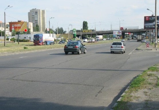 Фото рекламной плоскости по адресу Богатырская ул., между эл.оп. 130 и 132