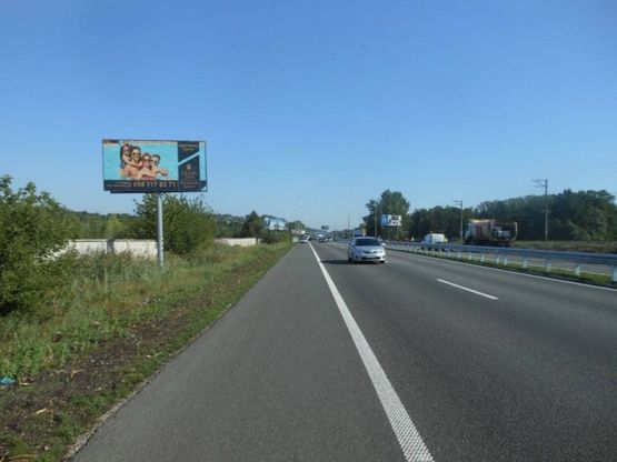 Фото рекламної площини за адресою Дніпровське шосе, траса Н-01 "Київ-Знам'янка", км 21+650 право