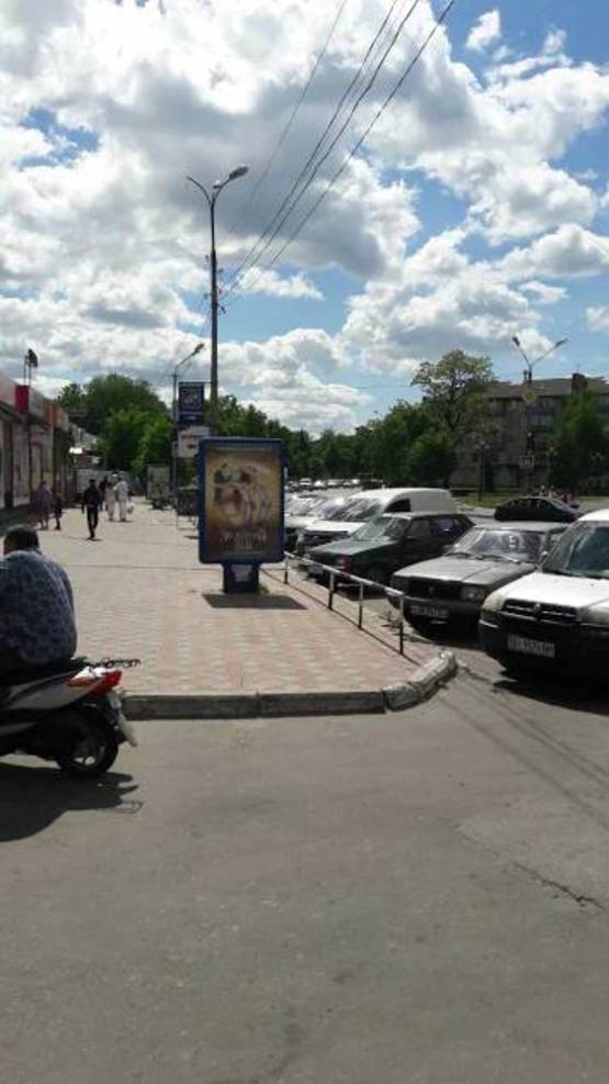 Фото рекламной плоскости по адресу пл. Ярмаркова біля кафе "Рандеву"