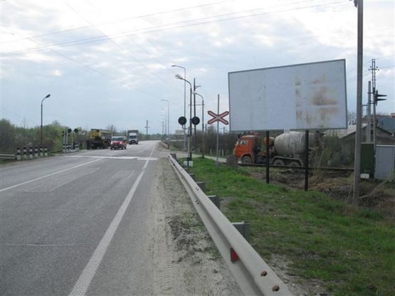 Фото рекламной плоскости по адресу Стрий-Дуліби, об'зна дорога, на Ужгород
в зоні залізничного переїзду, м. 0