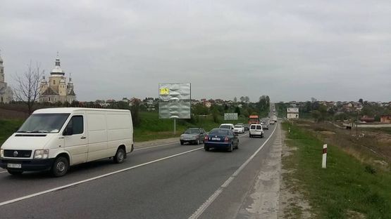 Фото рекламной плоскости по адресу Обїздна М-06, Київ-Чоп, с.Зубра біля церкви в сторону Пасіки-Зубрицькі (верхній)