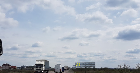 Фото рекламної площини за адресою Обїздна М-10, З.О. м. Львова, Панська Гора в сторону ТРЦ King Cross Leopolis 3(лівий)