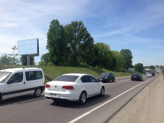 Фото рекламної площини за адресою Об'їзна М-10, З.О. м. Львова, Панська Гора сторону Скниліва