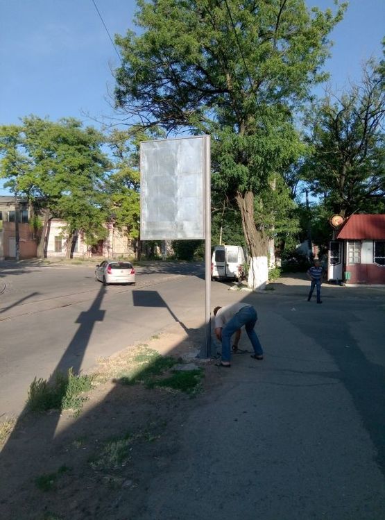 Фото рекламной плоскости по адресу пересечение ул.6-я Слободская и ул.1-я Военная