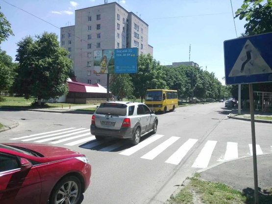 Фото рекламной плоскости по адресу б-вар Дружби Народів, 2