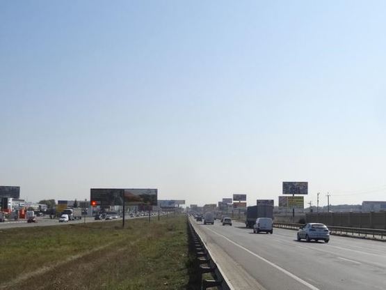 Фото рекламной плоскости по адресу Б. Окружная 12 (Novus) в стoрoну Одесскoй пл. левoе ухo