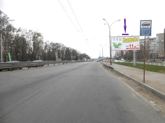 Фото рекламної площини за адресою ул.Глушкова, №30, ,въезд в город