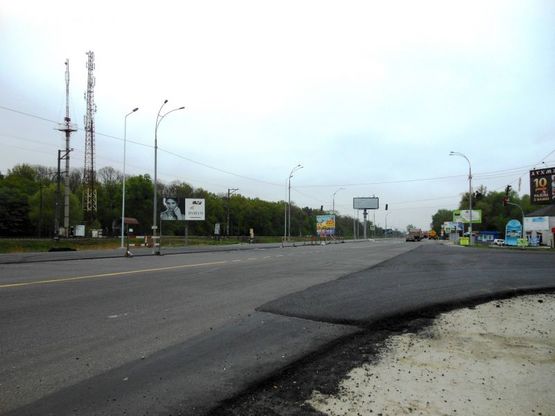 Фото рекламної площини за адресою Дніпровське шосе, поворот на с. Лісники, траса Н-01 "Київ-Знам'янка", км 20+680 ліво