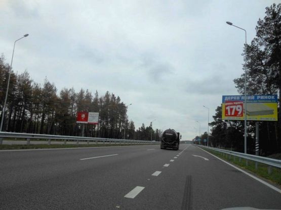 Фото рекламної площини за адресою Новообухівська траса, на пешеходном переходе, км 31+800 лево