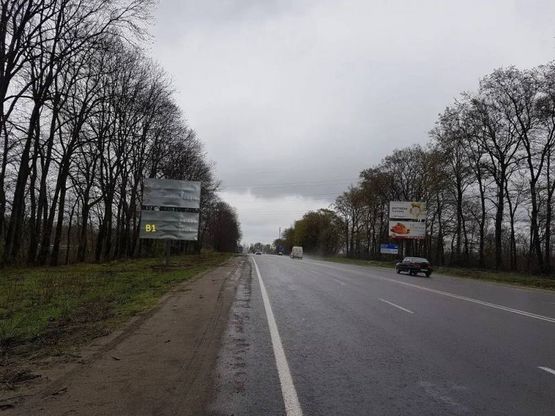Фото рекламної площини за адресою Обїздна М-06, Підїзд до м.Львова, біля гот. Древній Град в сторону Київа (нижній)