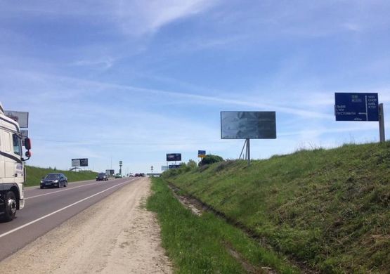 Фото рекламной плоскости по адресу Об'їзна М-10, З.О. м. Львова, в сторону Панської Гори