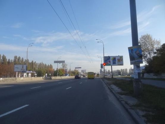 Фото рекламної площини за адресою Глушкoва пр., 9