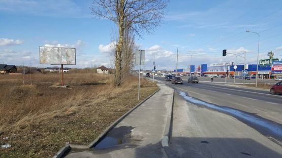 Фото рекламной плоскости по адресу с.Липини Окружна на виїзді з Епіцентру