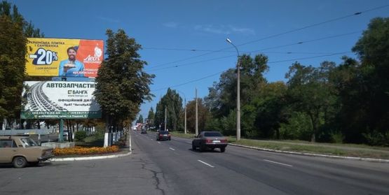 Фото рекламной плоскости по адресу ул. Киевская р-н д. 77
(из центра), низ