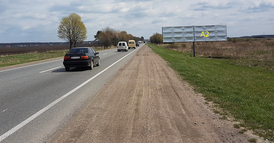 Фото рекламної площини за адресою Обїздна М-06, Київ-Чоп, біля гот. Рафаель в сторону Лео Кераміки 1 (правий)