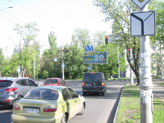 Фото рекламной плоскости по адресу Будівельників вул., 19