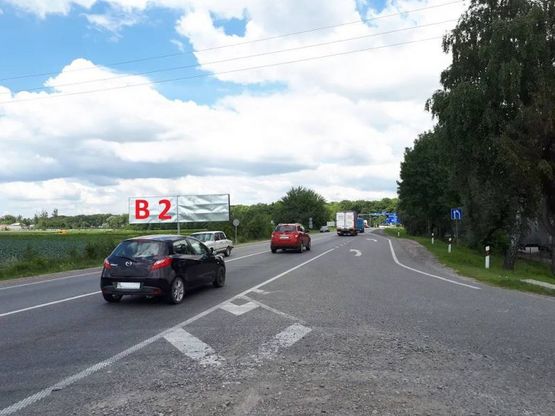 Фото рекламної площини за адресою Обїздна М-06, Київ-Чоп, перед виїздом на трасу Н-17 поворот на Гамалієвку в сторону Київа (лівий)