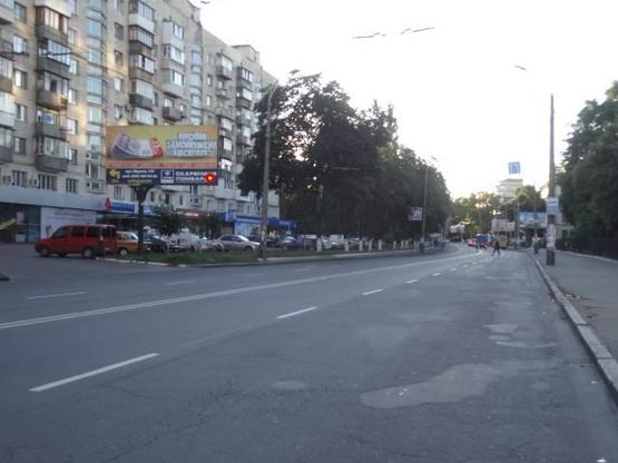 Фото рекламної площини за адресою Кирилловская ул., 127 (Фрунзе)